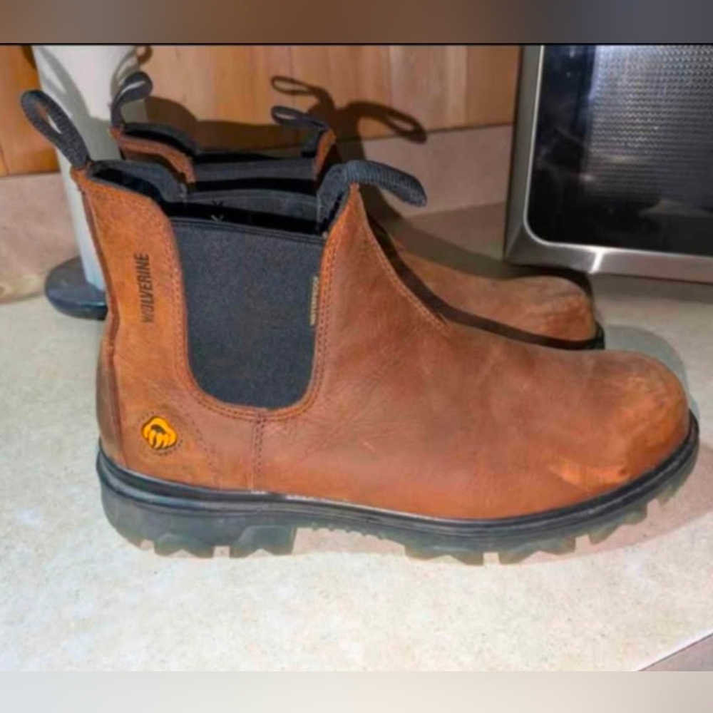 Wolverine Men's Brown Leather Chukka Work Boots